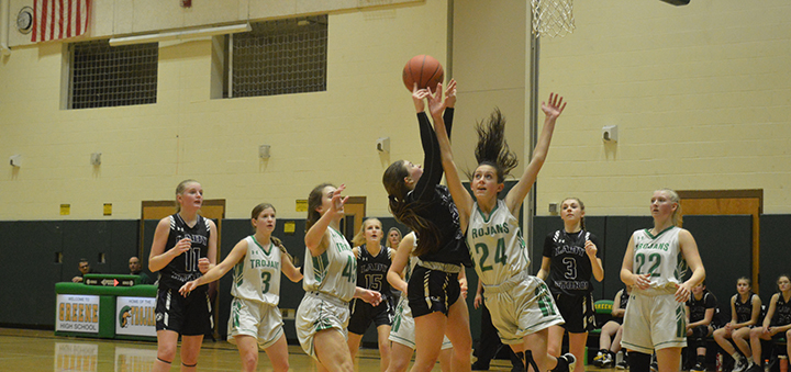 GIRLS BASKETBALL: Greene defeats UV with a strong second half